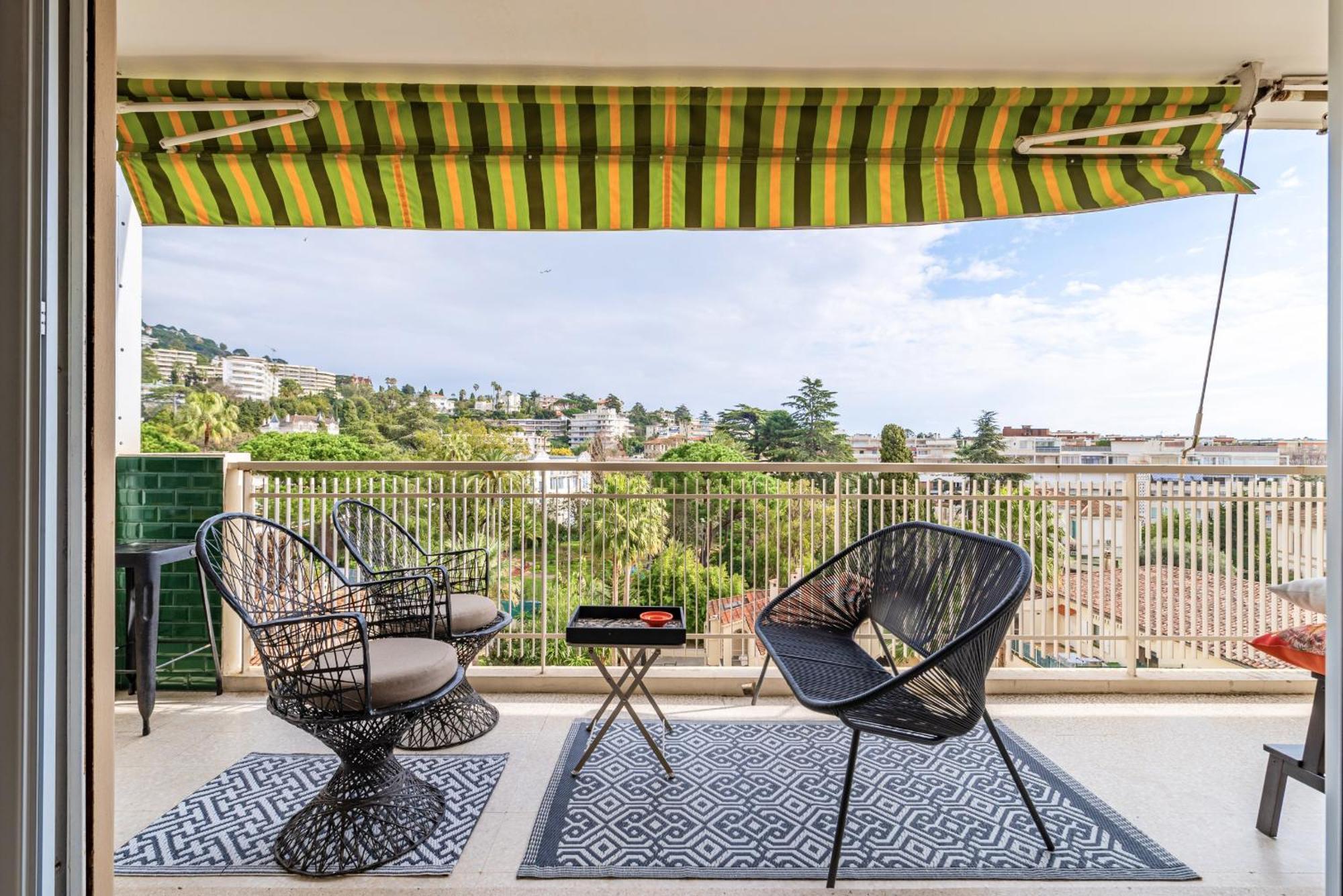 Solange By Terrys Homes Apartment